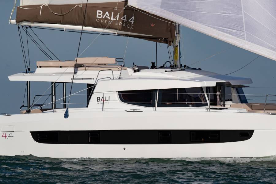 Bali 4.4 Voyager