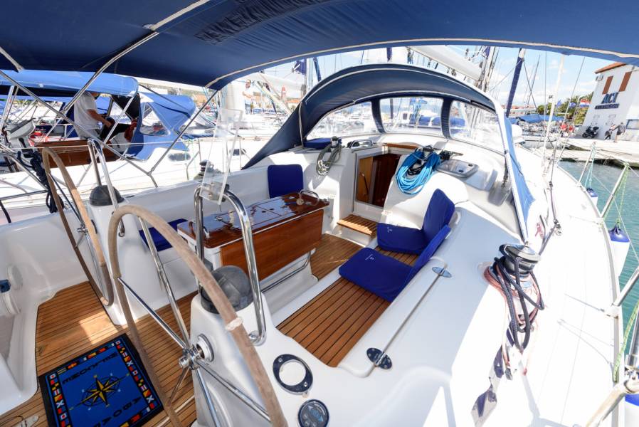 Bavaria 42 Cruiser Blue Queen