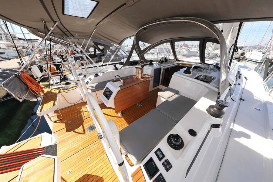 Bavaria C42 Style Leya