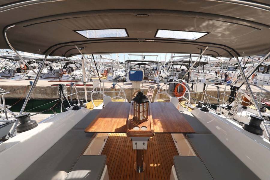 Bavaria C42 Style Leya