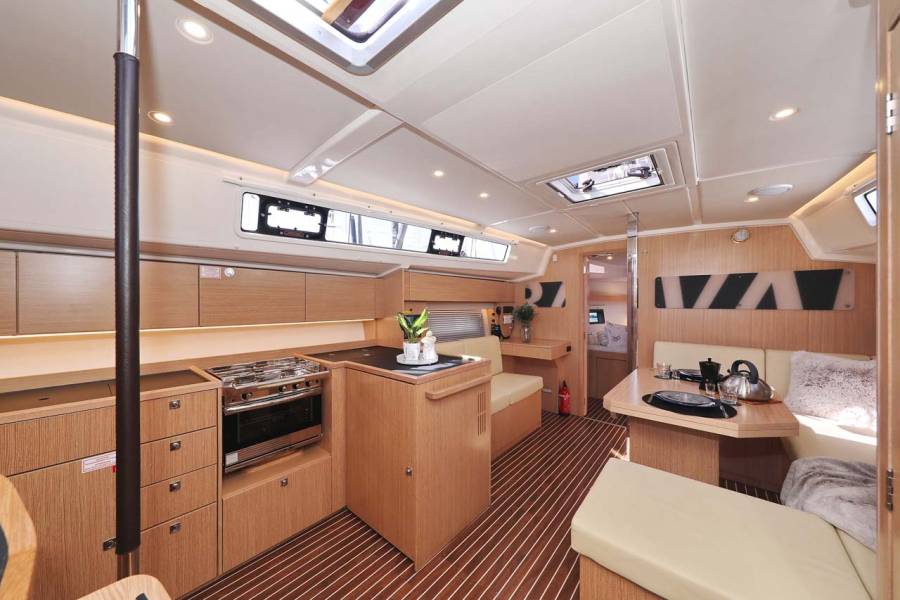 Bavaria C42 Style Leya