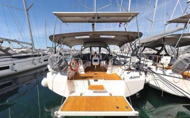 Bavaria C42 Style Antares