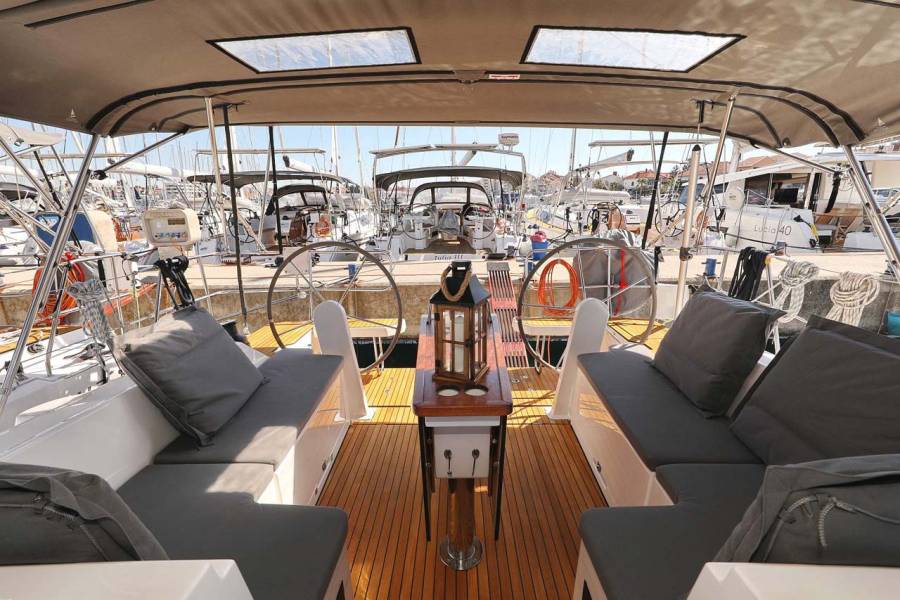 Bavaria C42 Style Antares