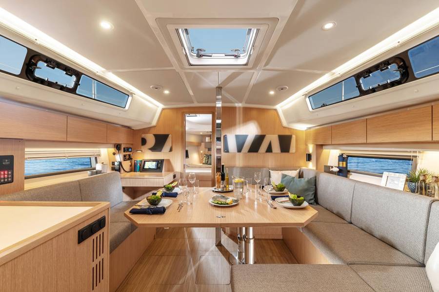 Bavaria C42 Style Polaris