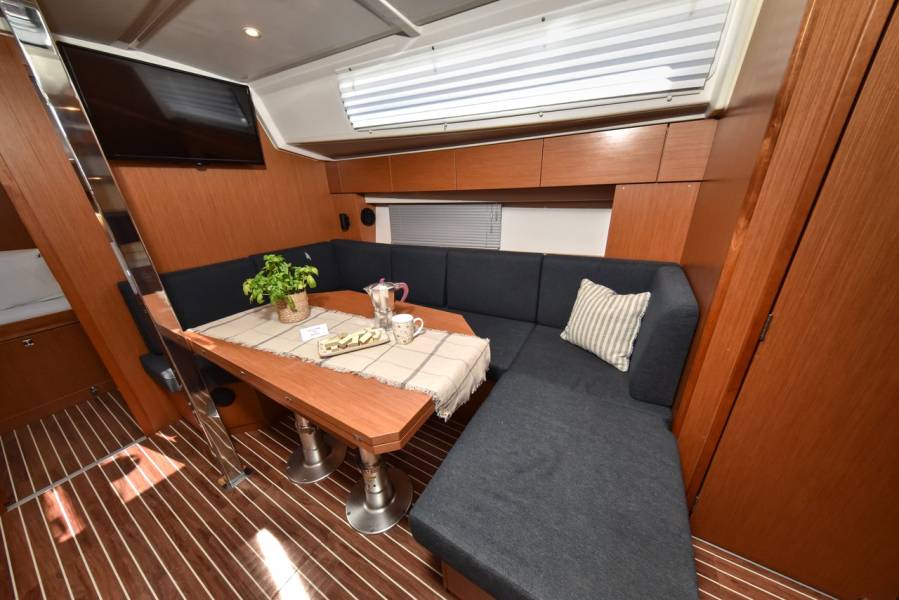 Bavaria C42 Bella