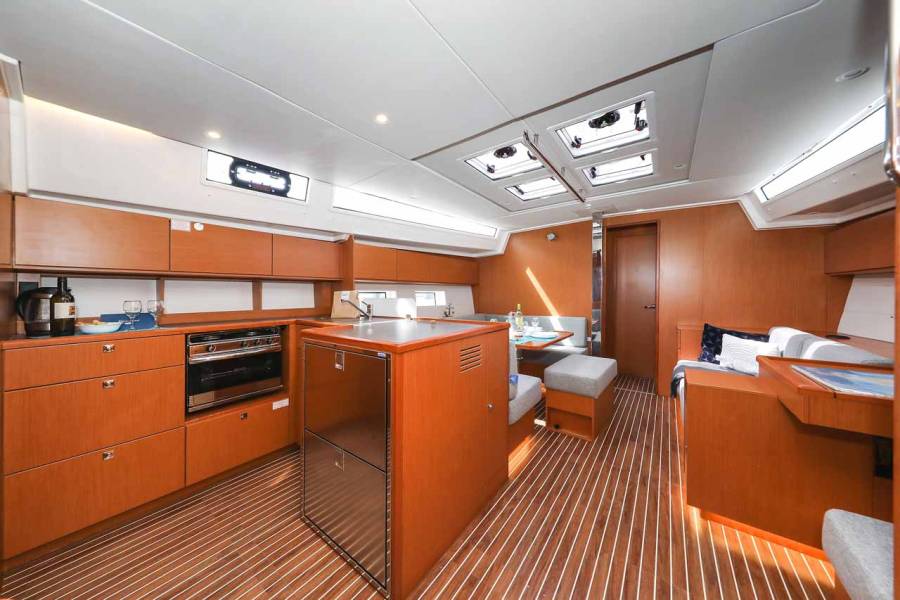 Bavaria C50 Holiday Granat