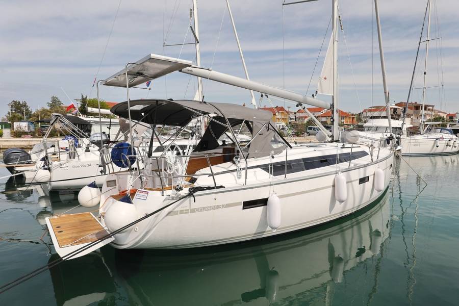 Bavaria Cruiser 37 aMore