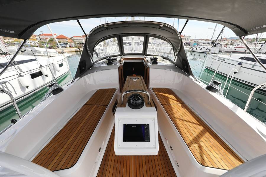 Bavaria Cruiser 37 aMore