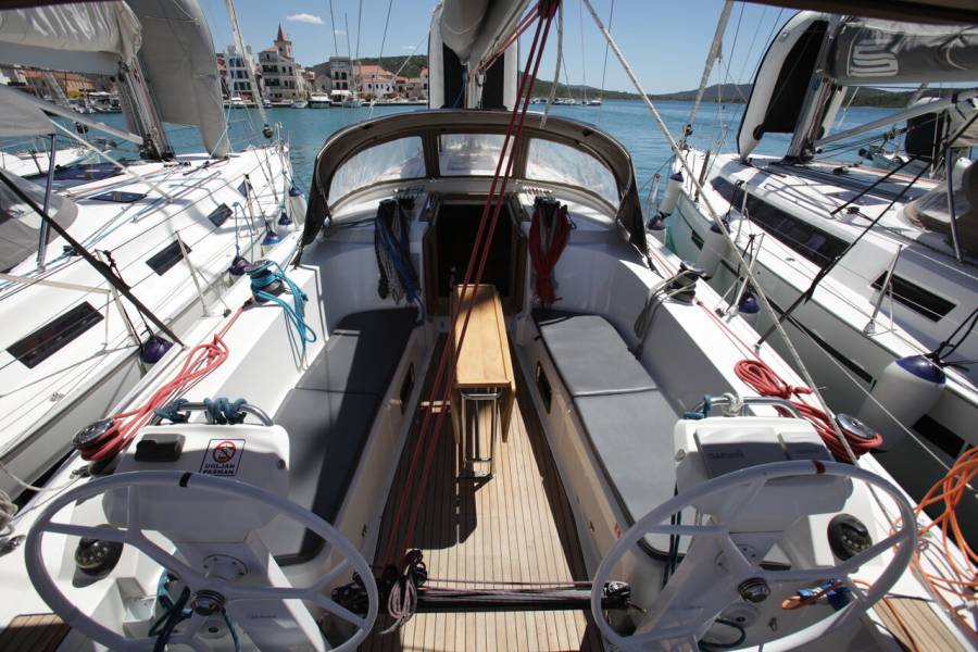 Bavaria Cruiser 41S Blackstar