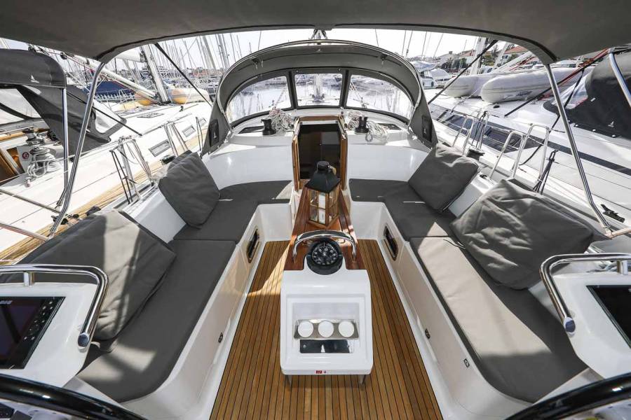 Bavaria Cruiser 46 Style Studio 963