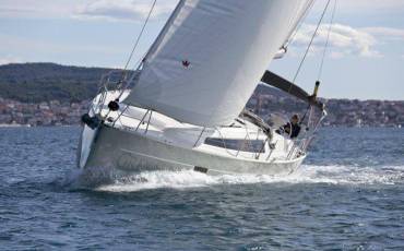 Bavaria Cruiser 46 Grey Sky