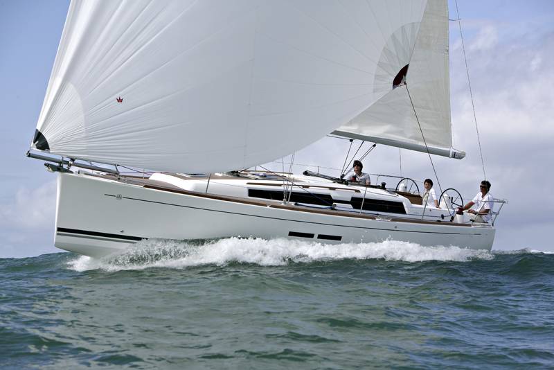 Dufour 375 GL China Girl