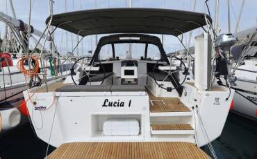 Dufour 430 Lucia 1