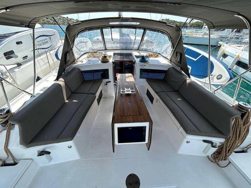 Dufour 470 Blue Wave