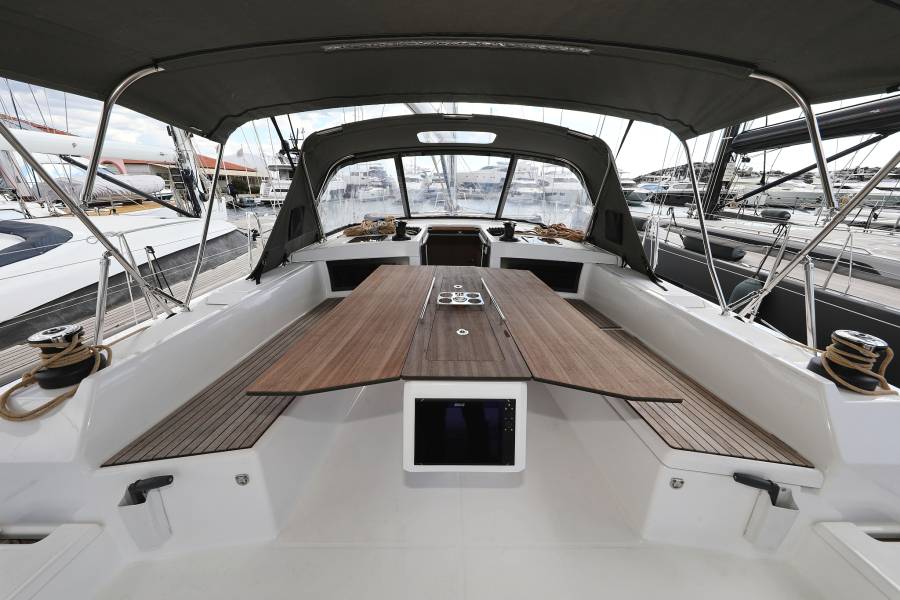 Dufour 470 Blue moon