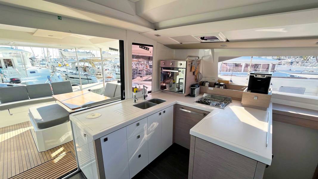 Fountaine Pajot Astrea 42 Mojo