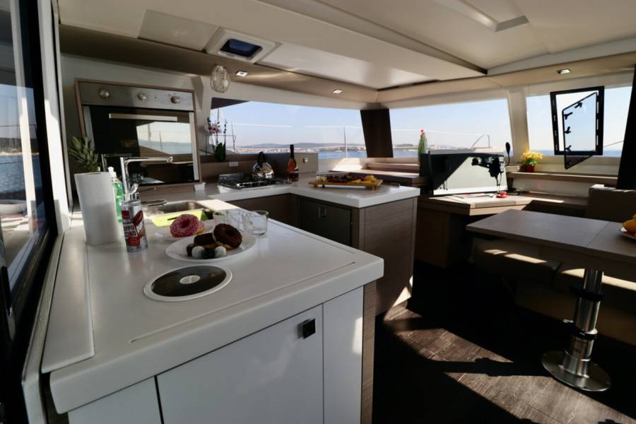 Fountaine Pajot Astrea 42 Mouse