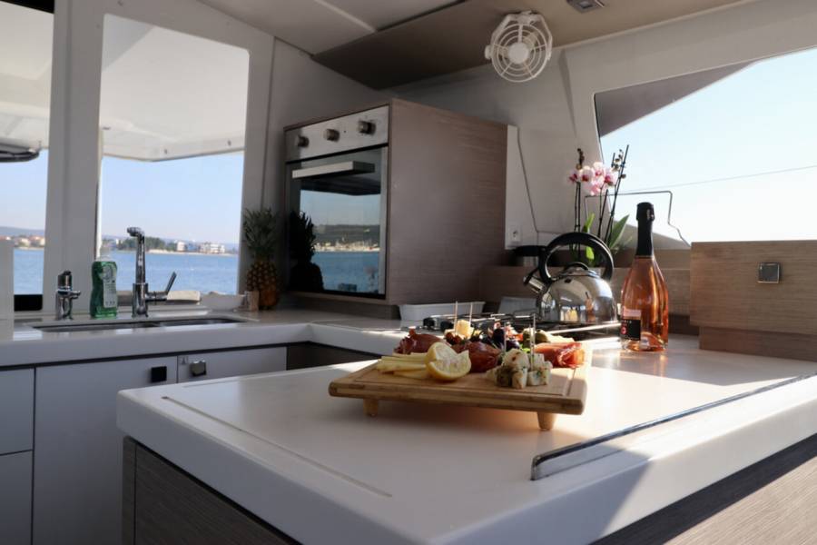 Fountaine Pajot Astrea 42 Mouse