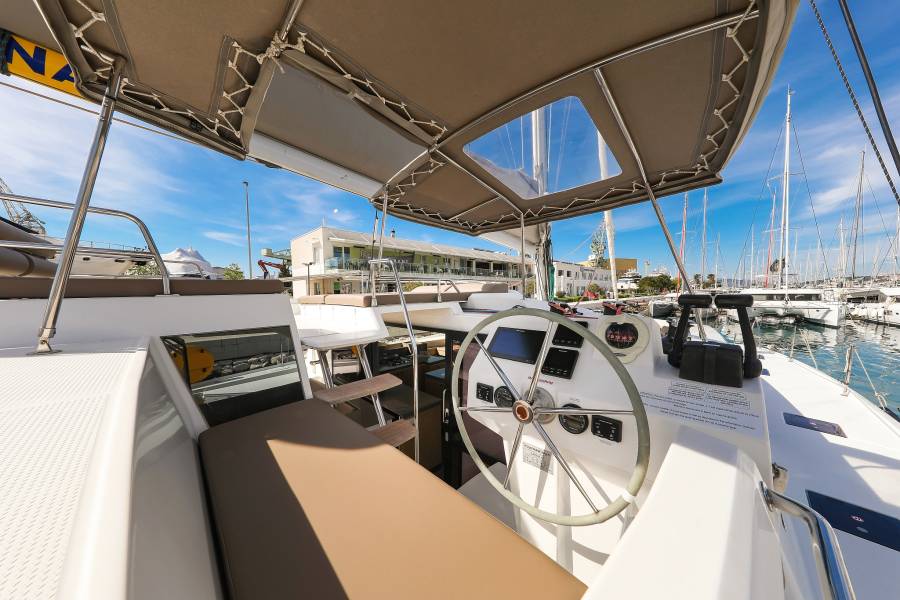 Fountaine Pajot Saona 47 Quintet Nina V