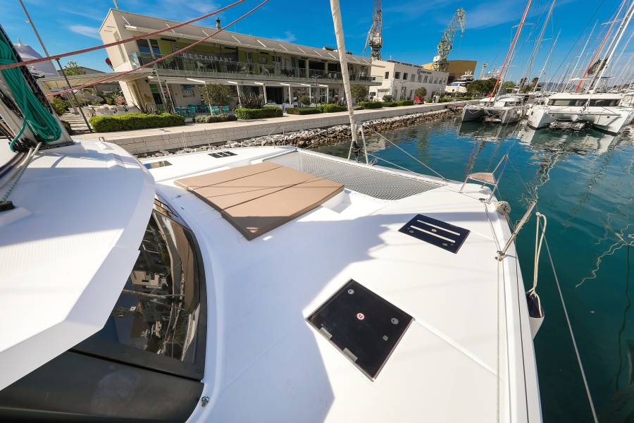 Fountaine Pajot Saona 47 Quintet Nina V