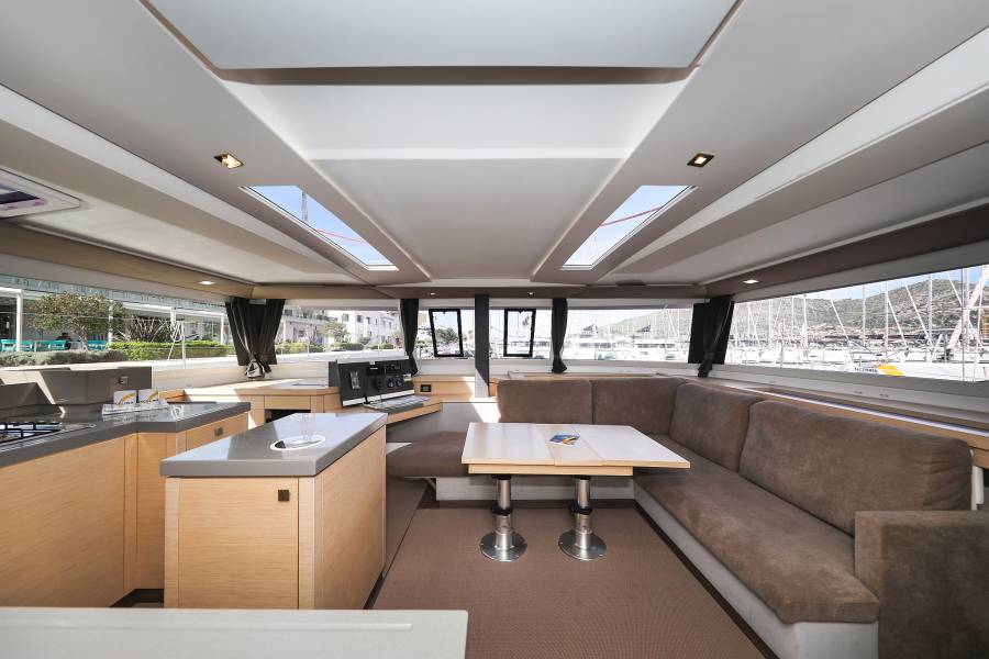 Fountaine Pajot Saona 47 Quintet Nina V