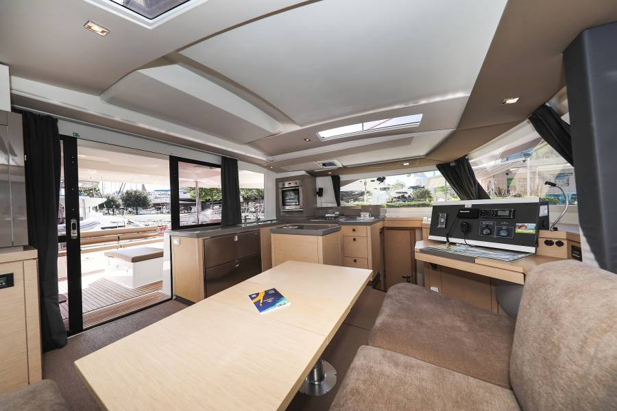 Fountaine Pajot Saona 47 Quintet Nina V