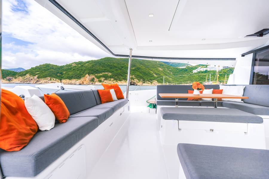 Fountaine Pajot Tanna 47 First Life