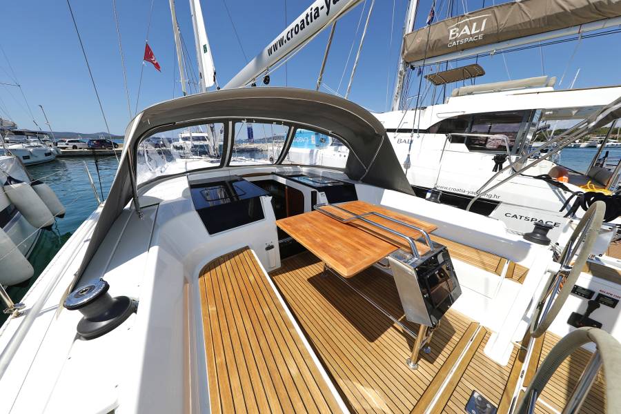 Hanse 418 Nike