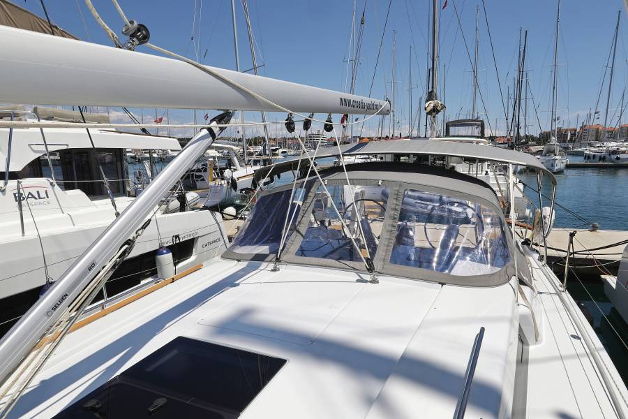 Hanse 418 Nike