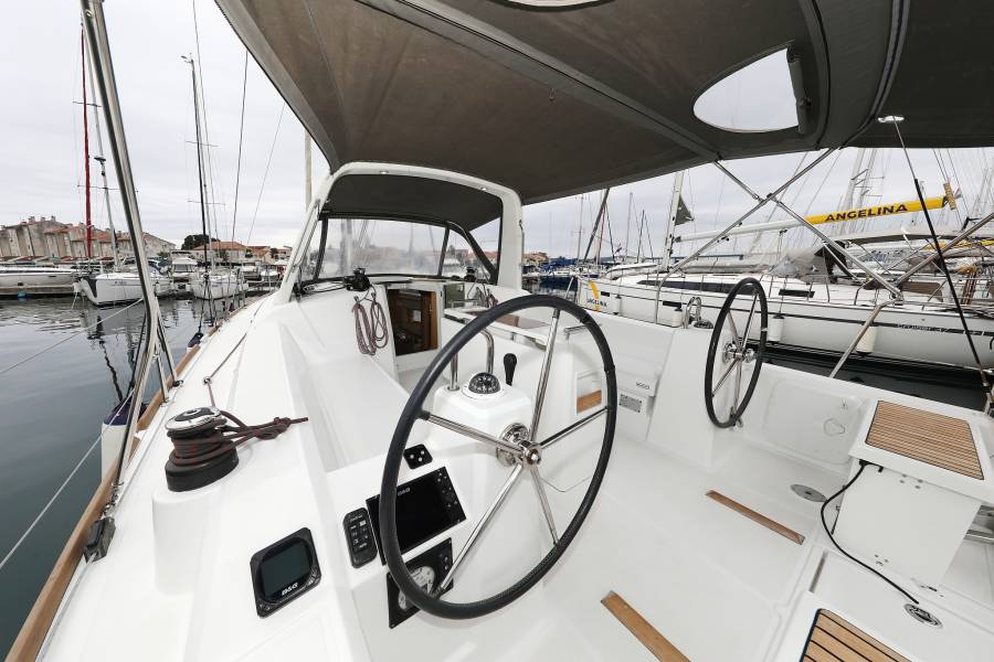 Oceanis 38 One