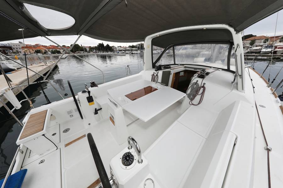 Oceanis 38 One