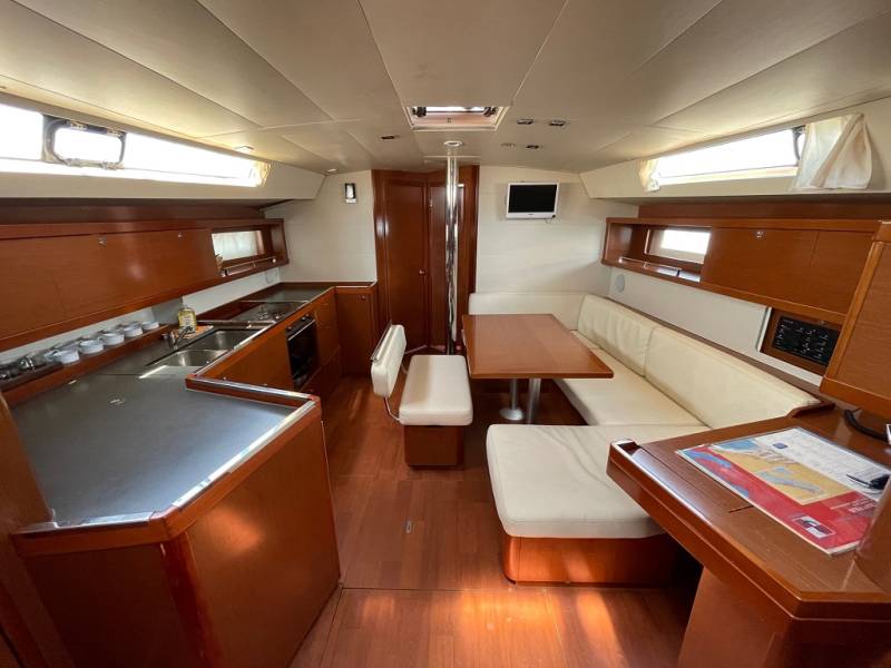 Oceanis 45 Golden Dreams