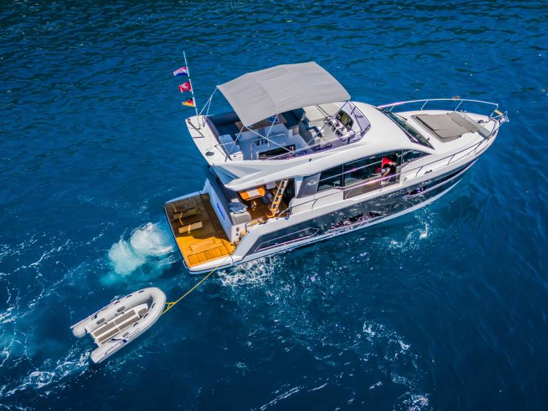 Sealine F430 Grace II