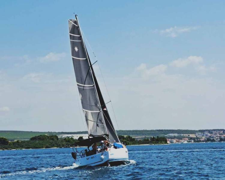 Sun Odyssey 380 Performance Mymia