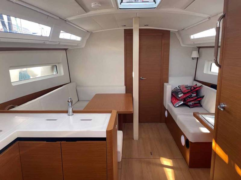 Sun Odyssey 380 Performance Mymia