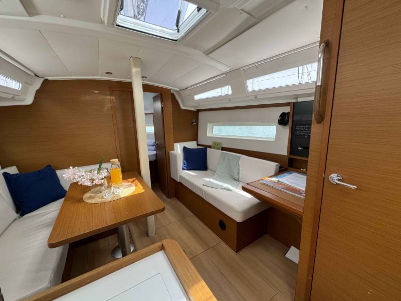 Sun Odyssey 380 Lidija