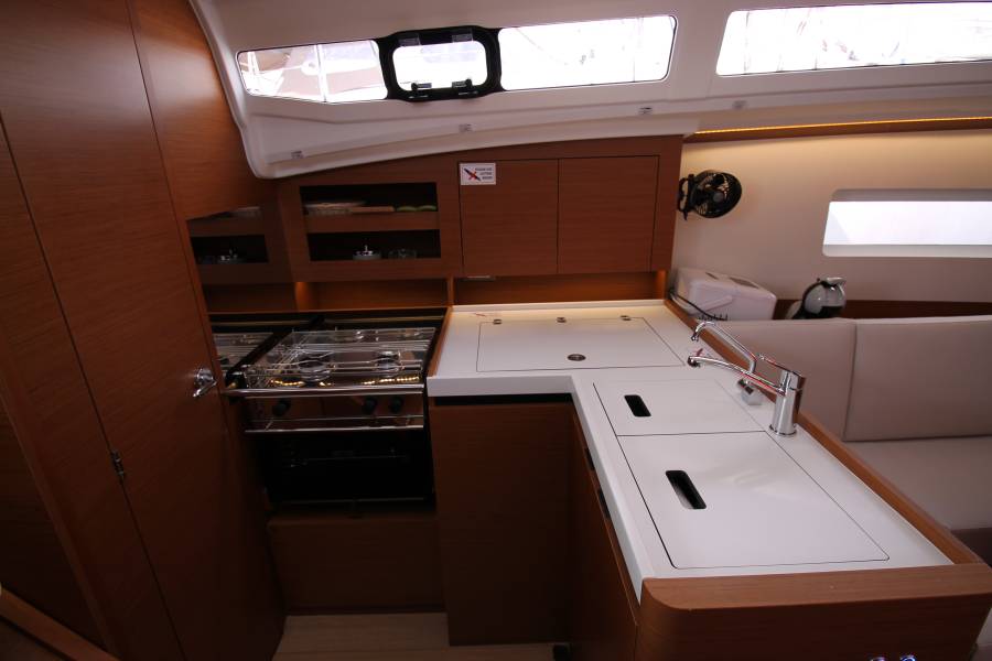 Sun Odyssey 380 Evita