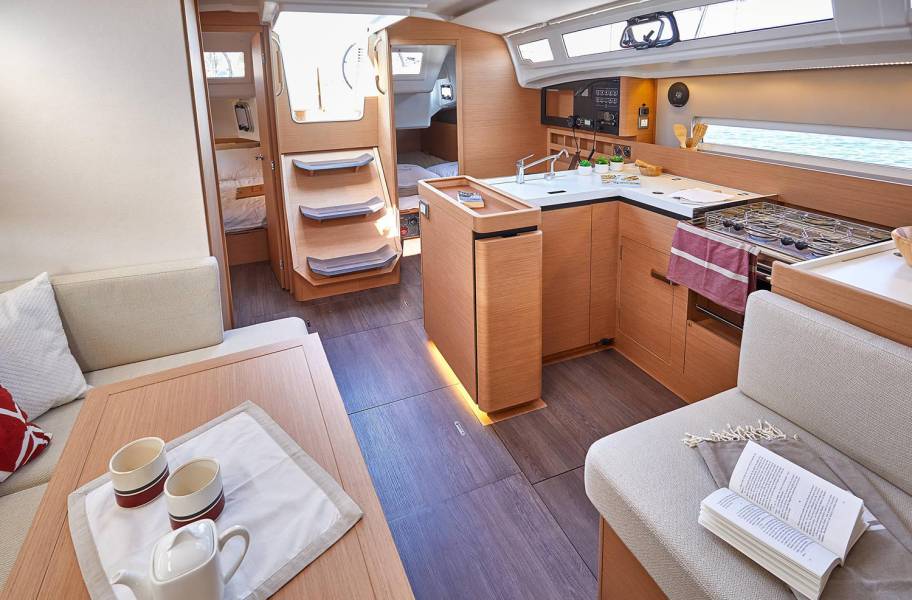 Sun Odyssey 410 Lumina