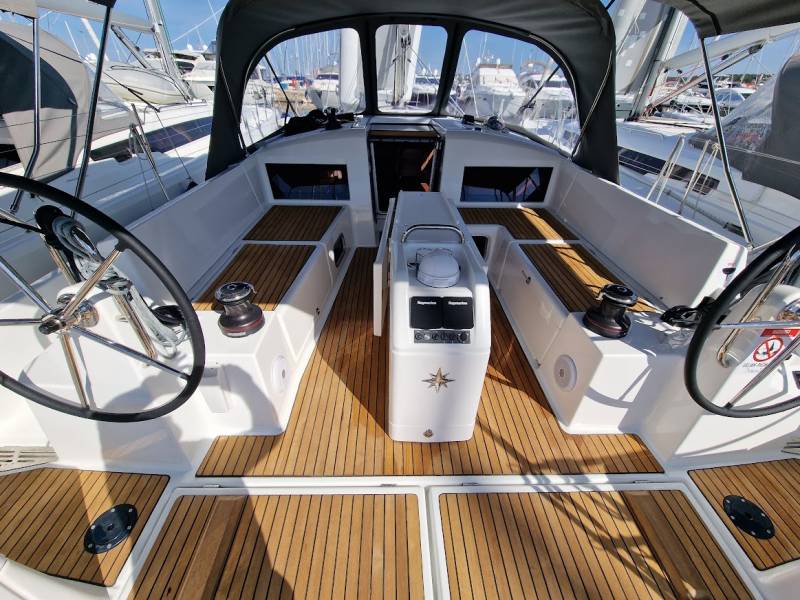 Sun Odyssey 440 Vela