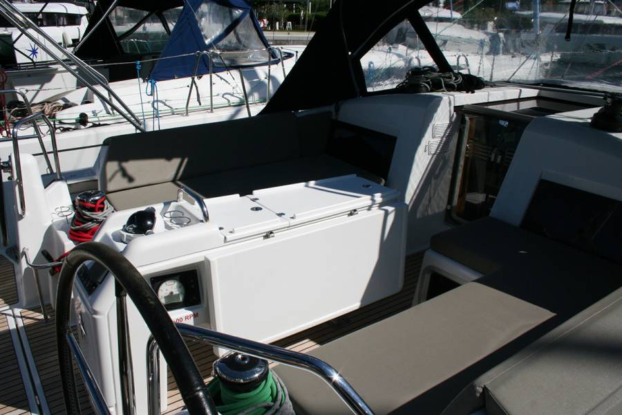 Sun Odyssey 440 Modesty